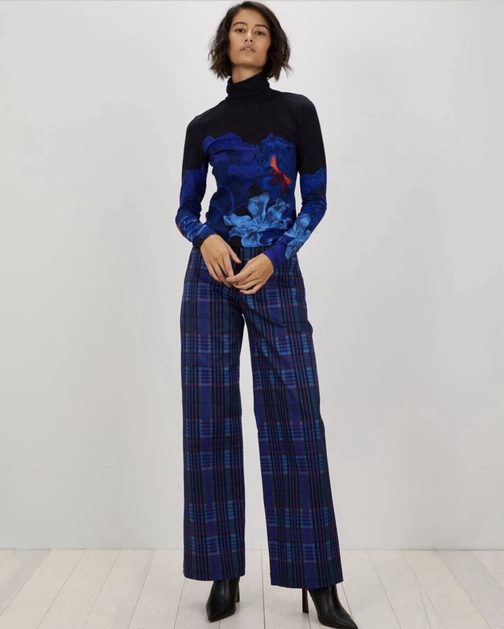The KIT Indigo Iris Blue Purple Floral Turtleneck Top Size Medium Bamboo Blend
